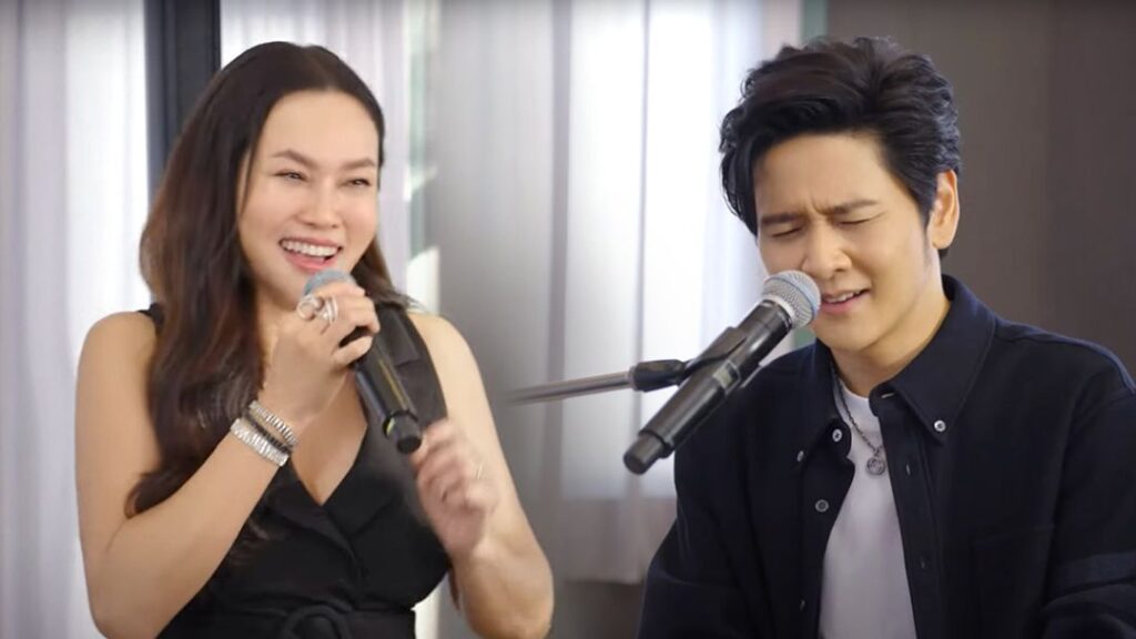เเนื้อเพลงโดย ใหม่ เจริญปุระ ดอกไม้กับแจกัน